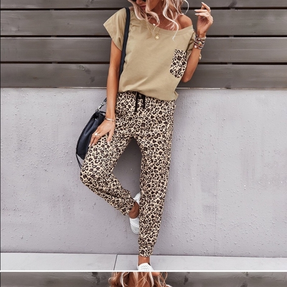 Leopard print top and jogger set - Picture 4 of 4